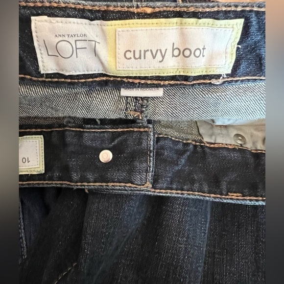 ANN TAYLOR LOFT LOW RISE CURVY BOOTOUT FLARE SIZE 10 - Picture 4 of 5